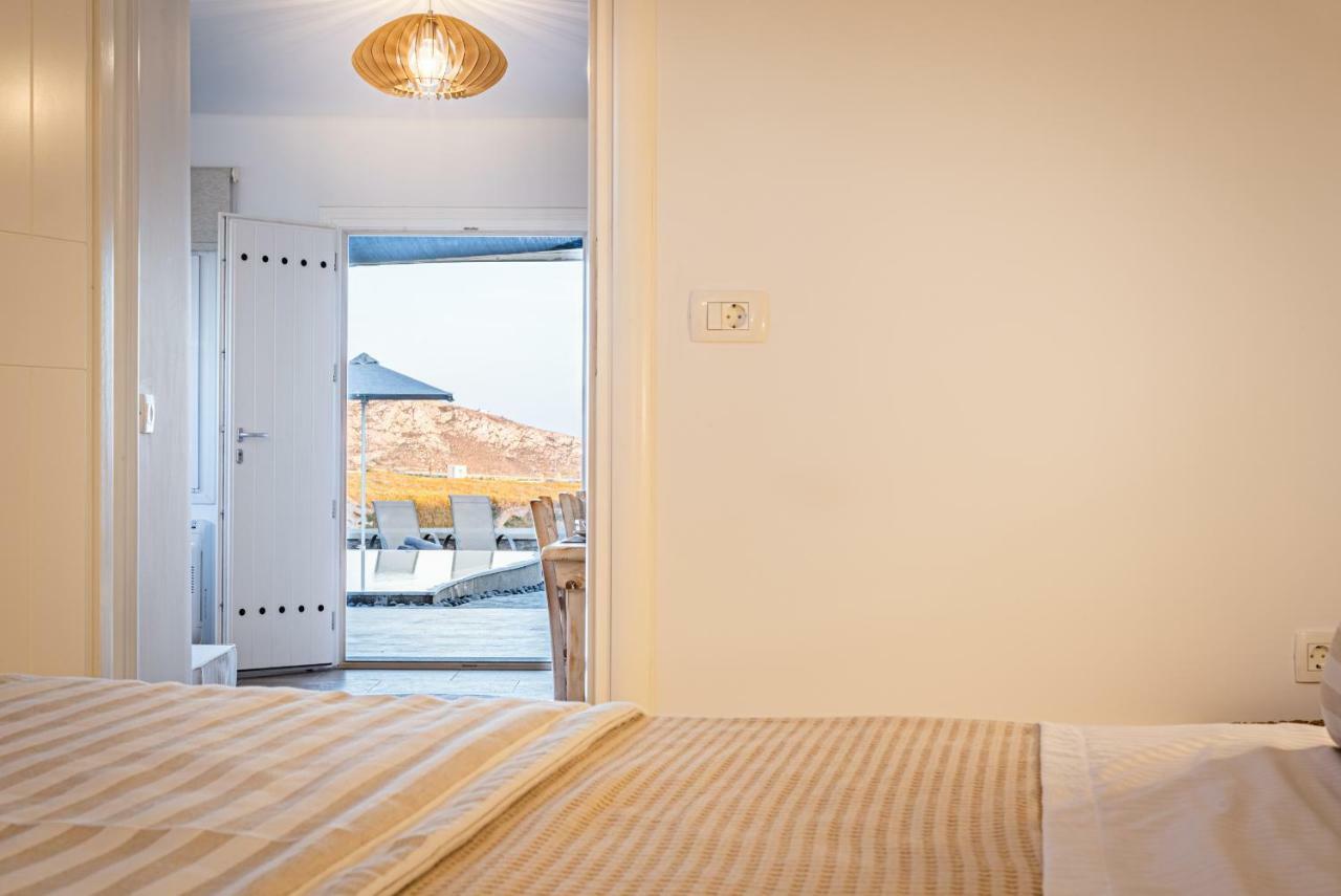 Klimata House - Private Jacuzzi Pool & Bbq Villa Vlychada Bagian luar foto
