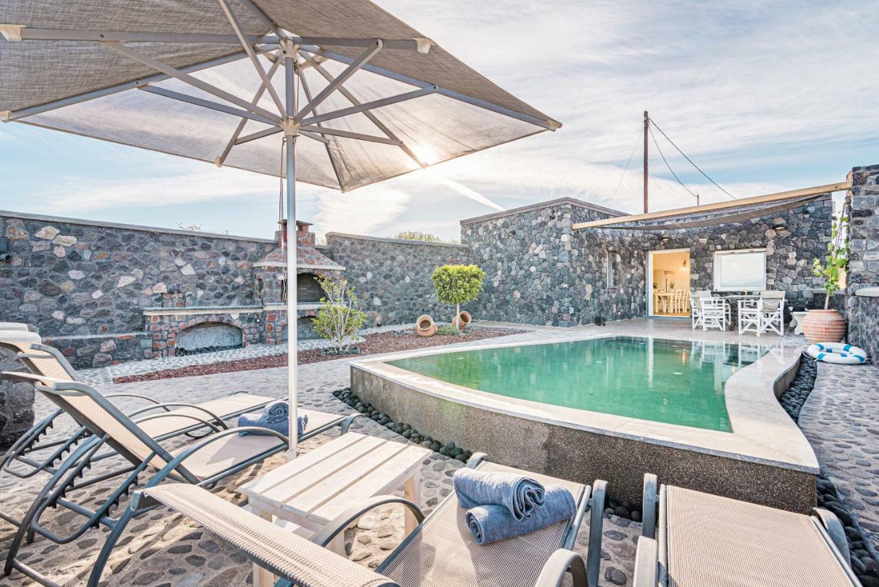 Klimata House - Private Jacuzzi Pool & Bbq Villa Vlychada Bagian luar foto